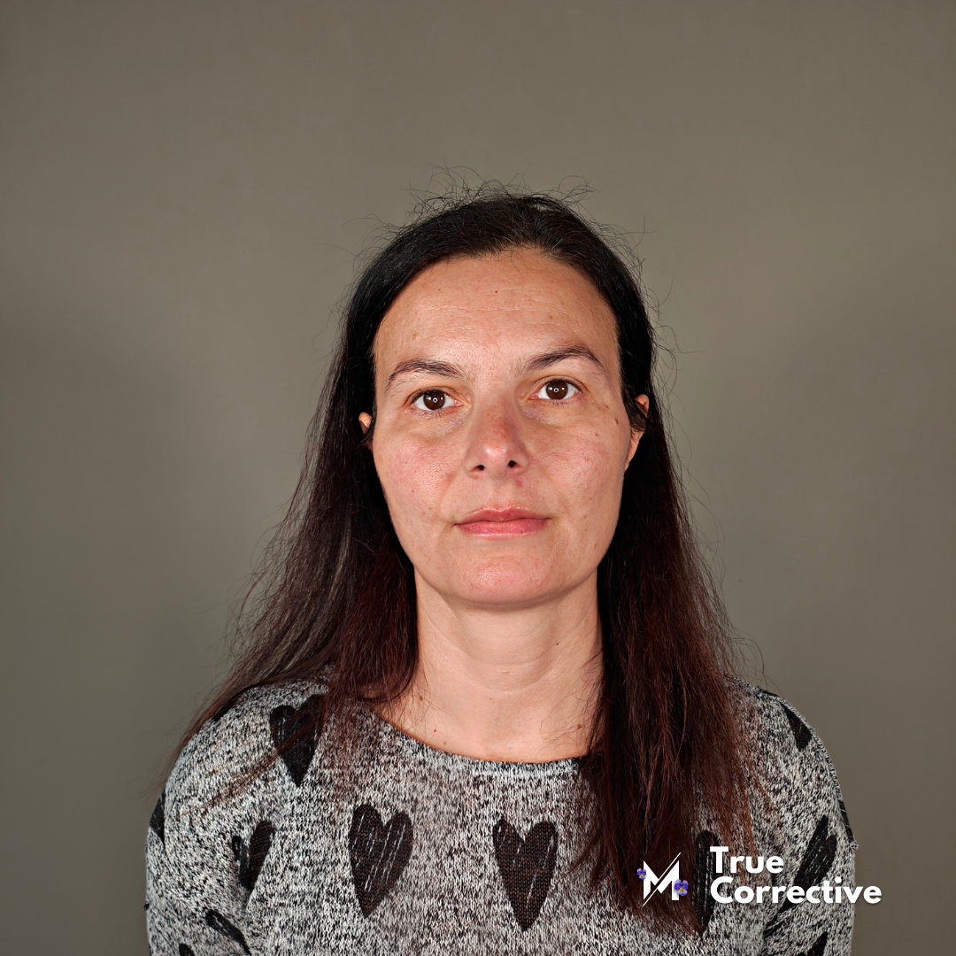True Corrective - CORSO DI MAKE UP ONLINE ANTI AGE CON TIRANTI EFFETTO CAT EYE