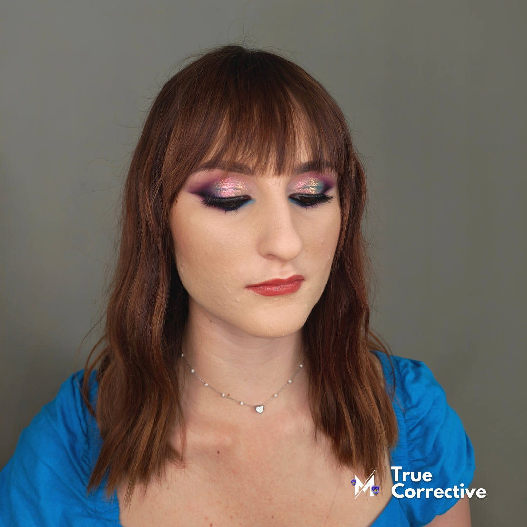 TRUE CORRECTIVE: CHIARA TC19 • MASTER CLASS DI MAKE UP ONLINE SU ACNE CISTICA CON SFUMATURE MODA DUOCHROME E BASE FULL COVERAGE